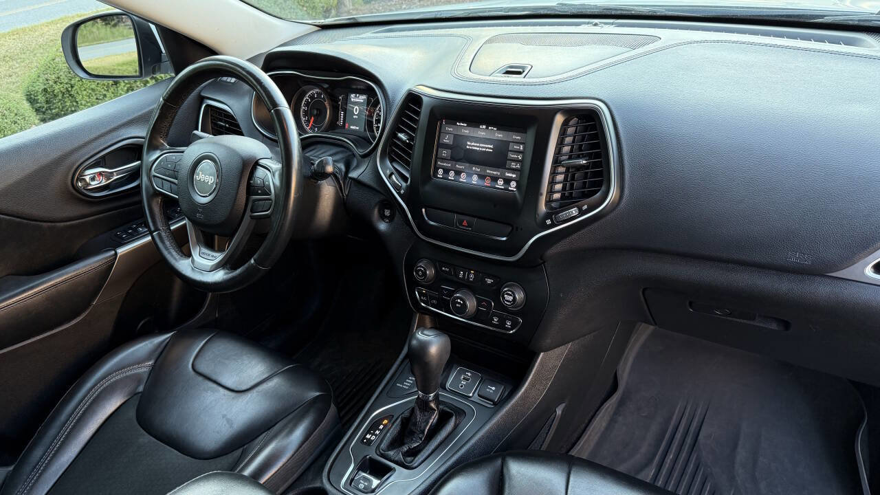 Used 2019 Jeep Cherokee Latitude Plus image 19