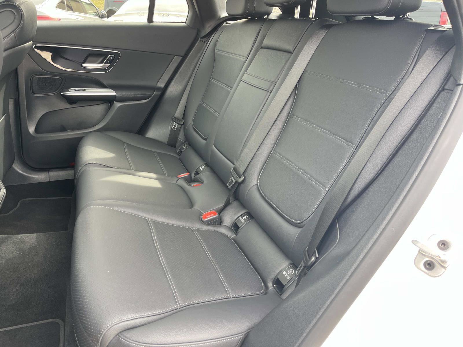Certified 2025 Mercedes-Benz GLC 300 image 17