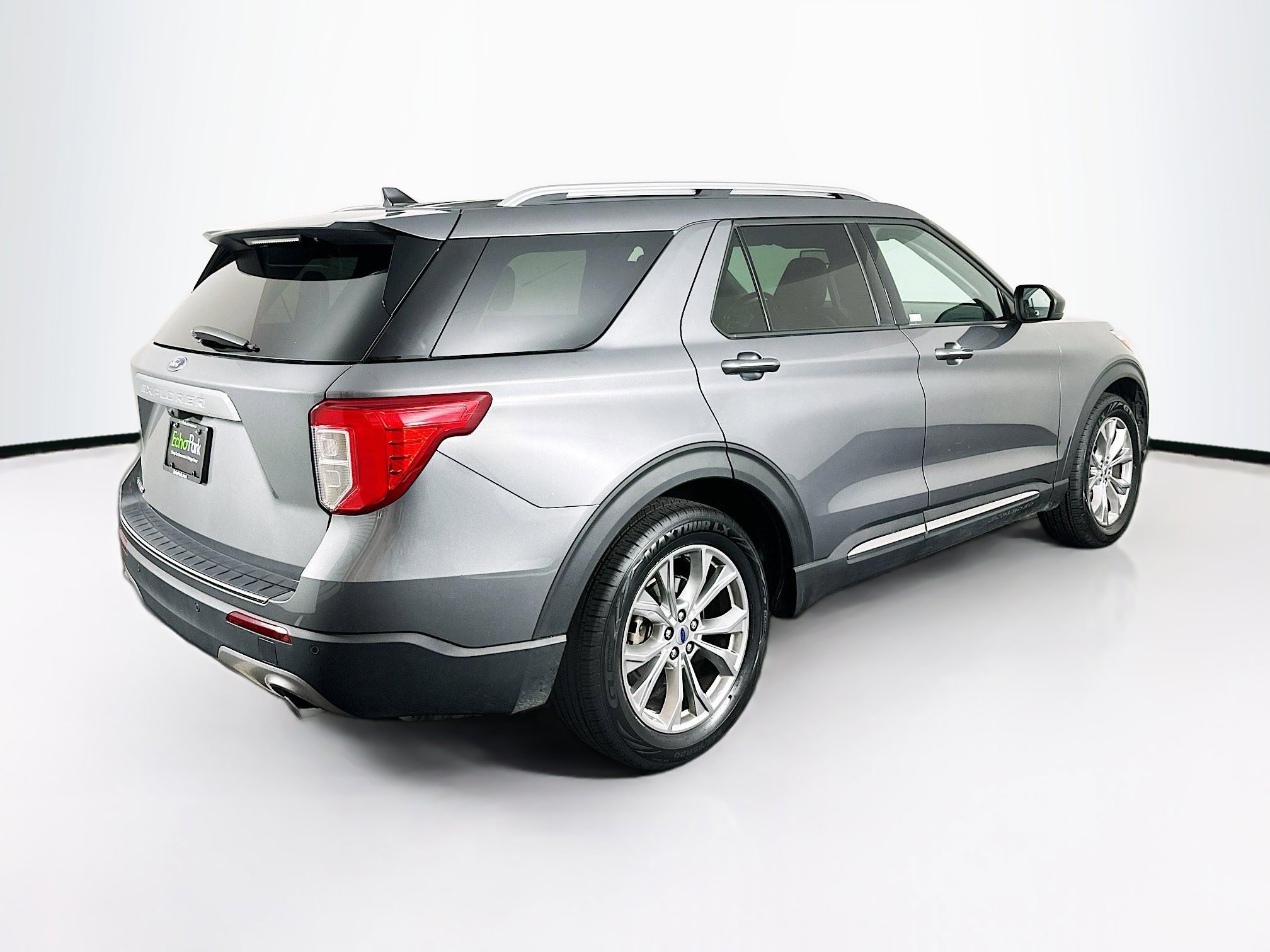 Used 2024 Ford Explorer Limited image 9