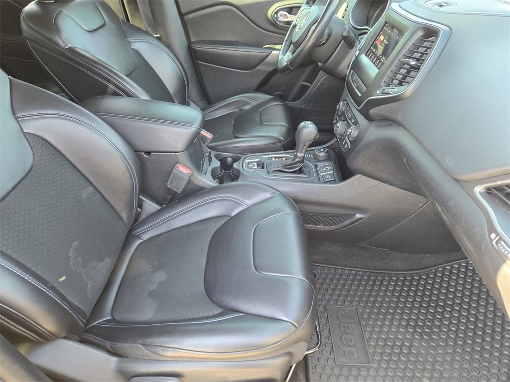 Used 2020 Jeep Cherokee Latitude Plus w/ Comfort/Convenience Group image 16