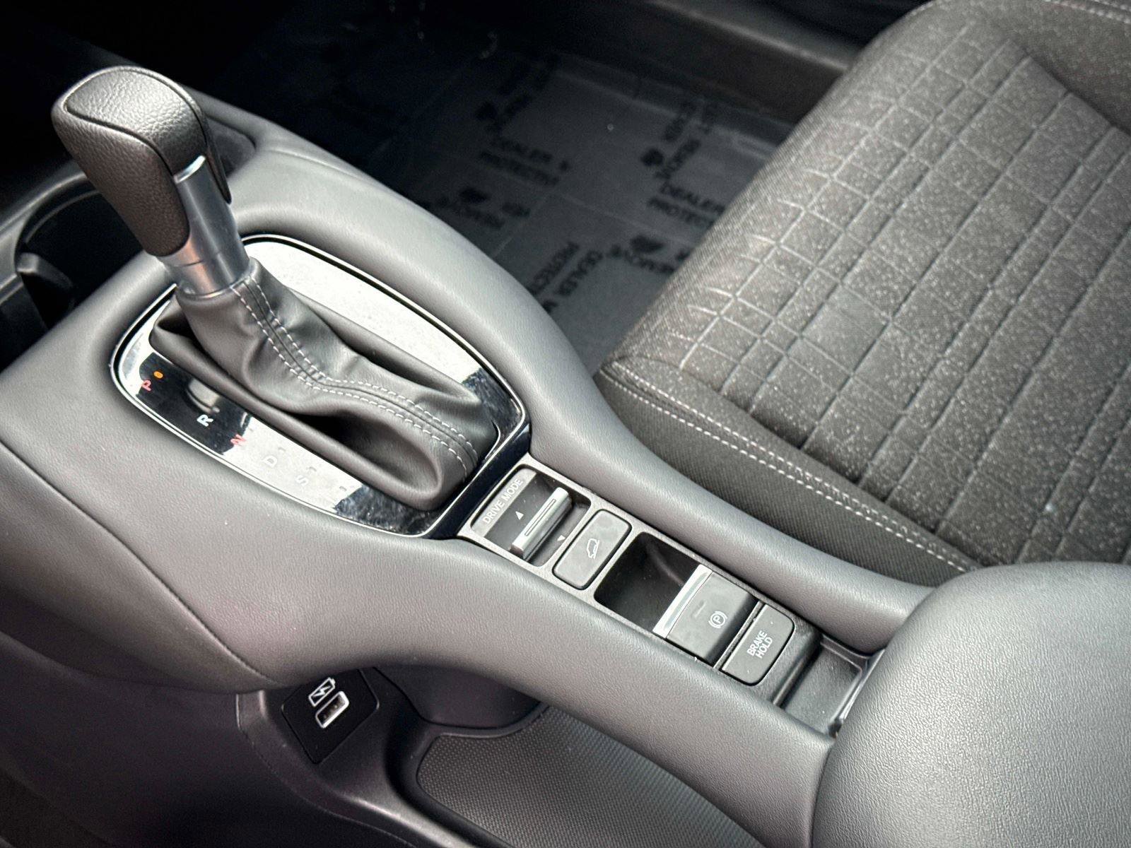 Certified 2023 Honda HR-V LX image 23