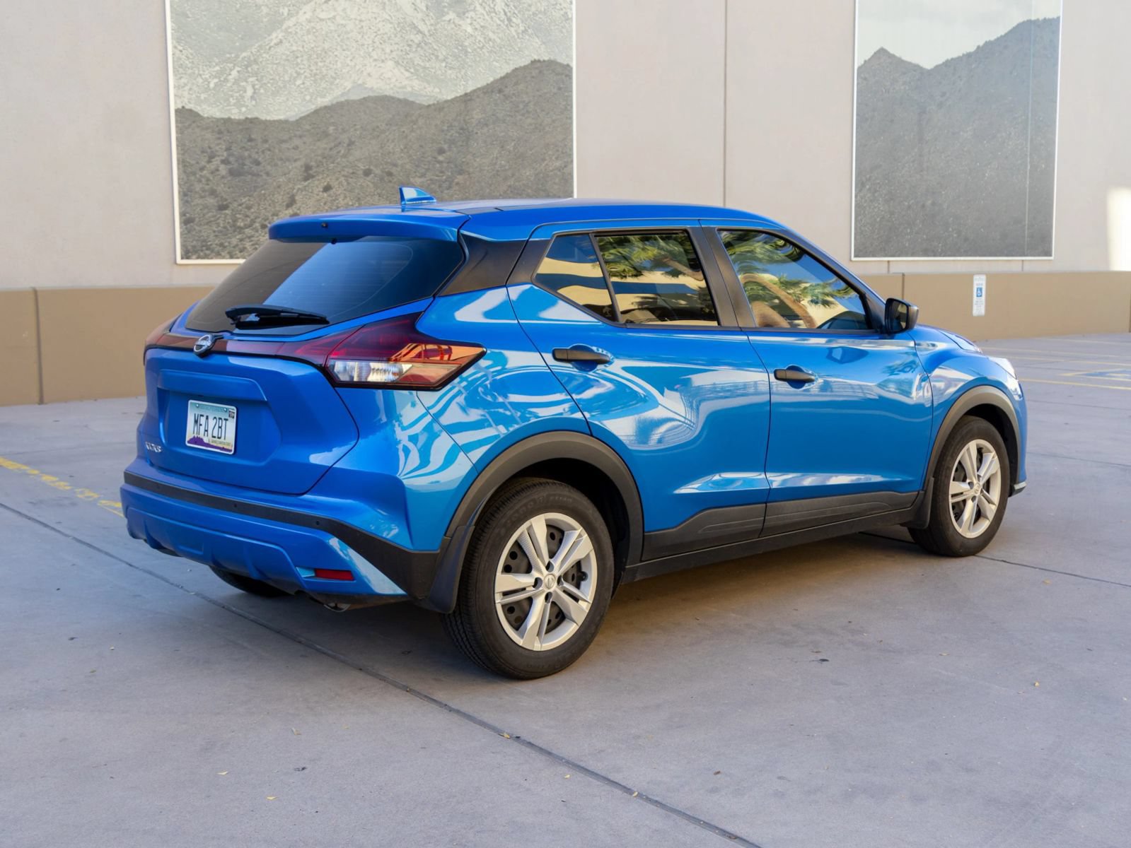 Used 2023 Nissan Kicks S FWD image 4