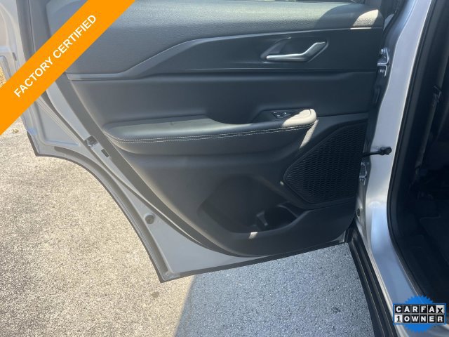 Certified 2025 Jeep Grand Cherokee Laredo w/ Luxury Tech Group I AWD/4WD image 19