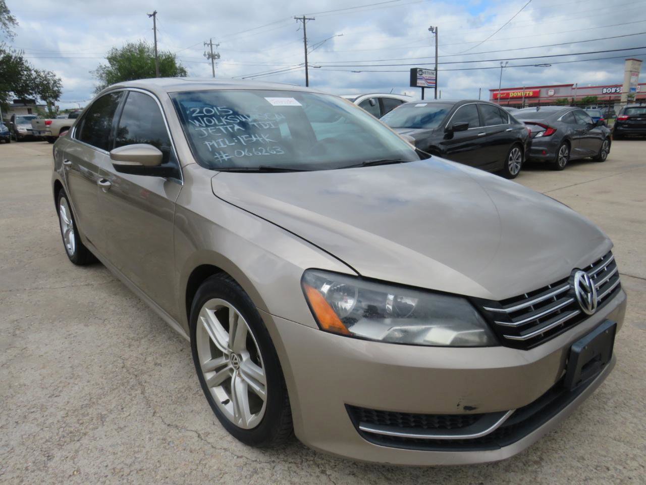 Used 2015 Volkswagen Passat TDI SE FWD image 3