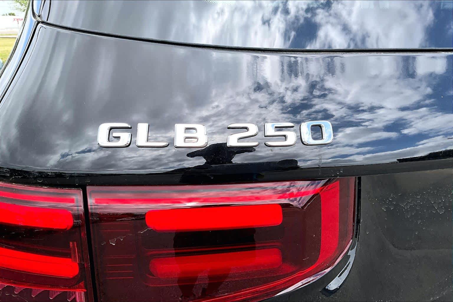 New 2026 Mercedes-Benz GLB 250 image 7