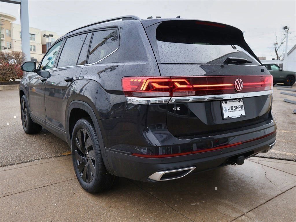 New 2026 Volkswagen Atlas SE image 3