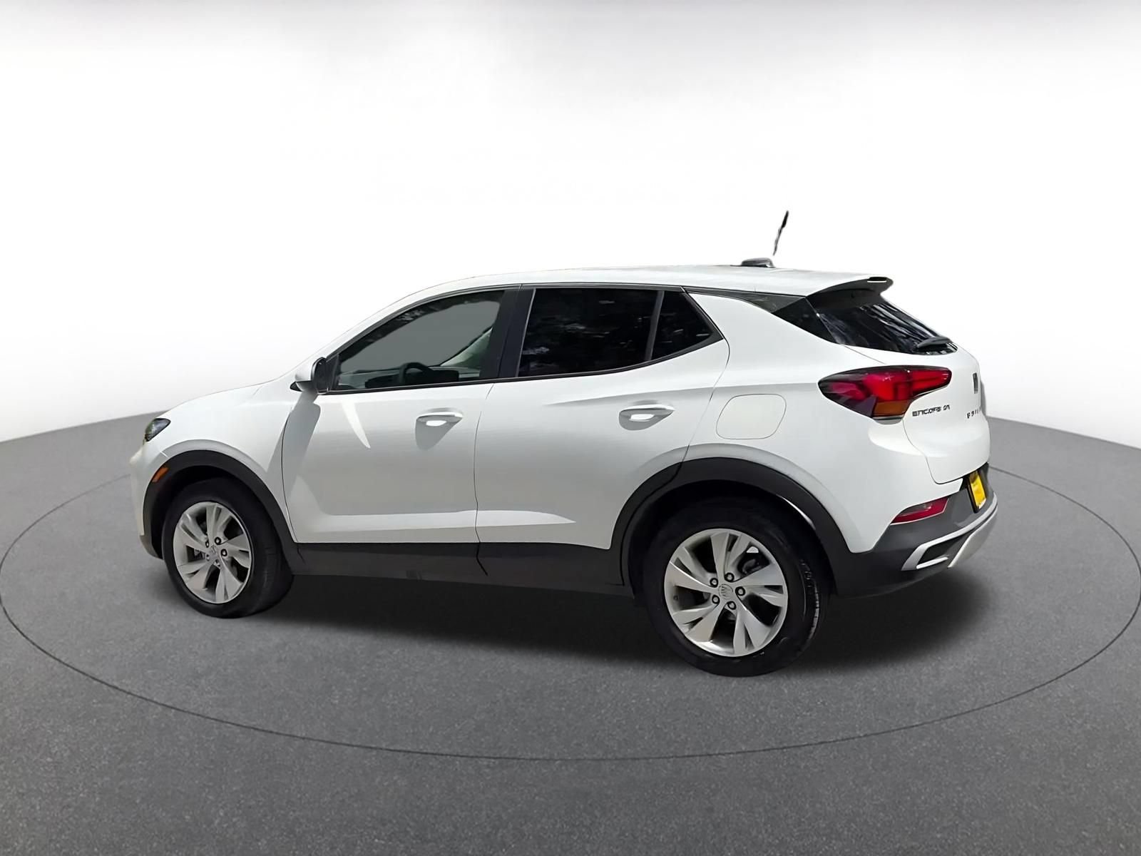 Used 2025 Buick Encore GX Preferred FWD image 9