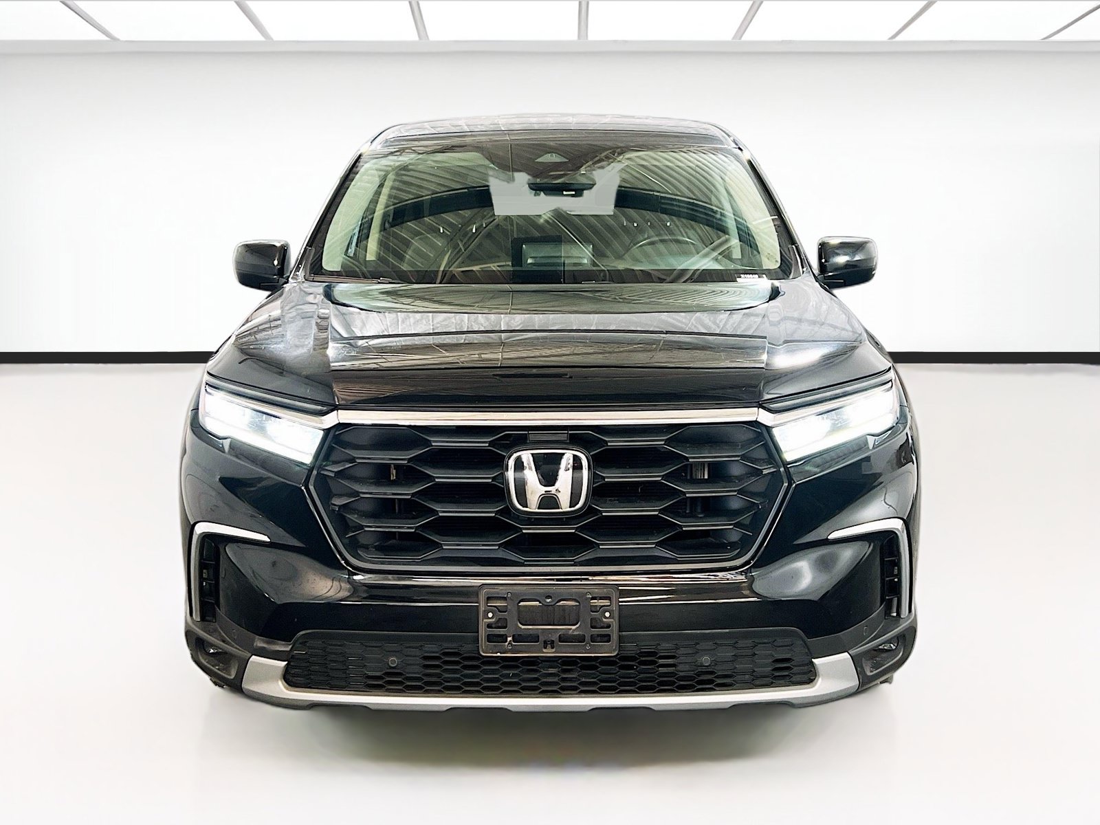 Used 2025 Honda Pilot EX-L image 2