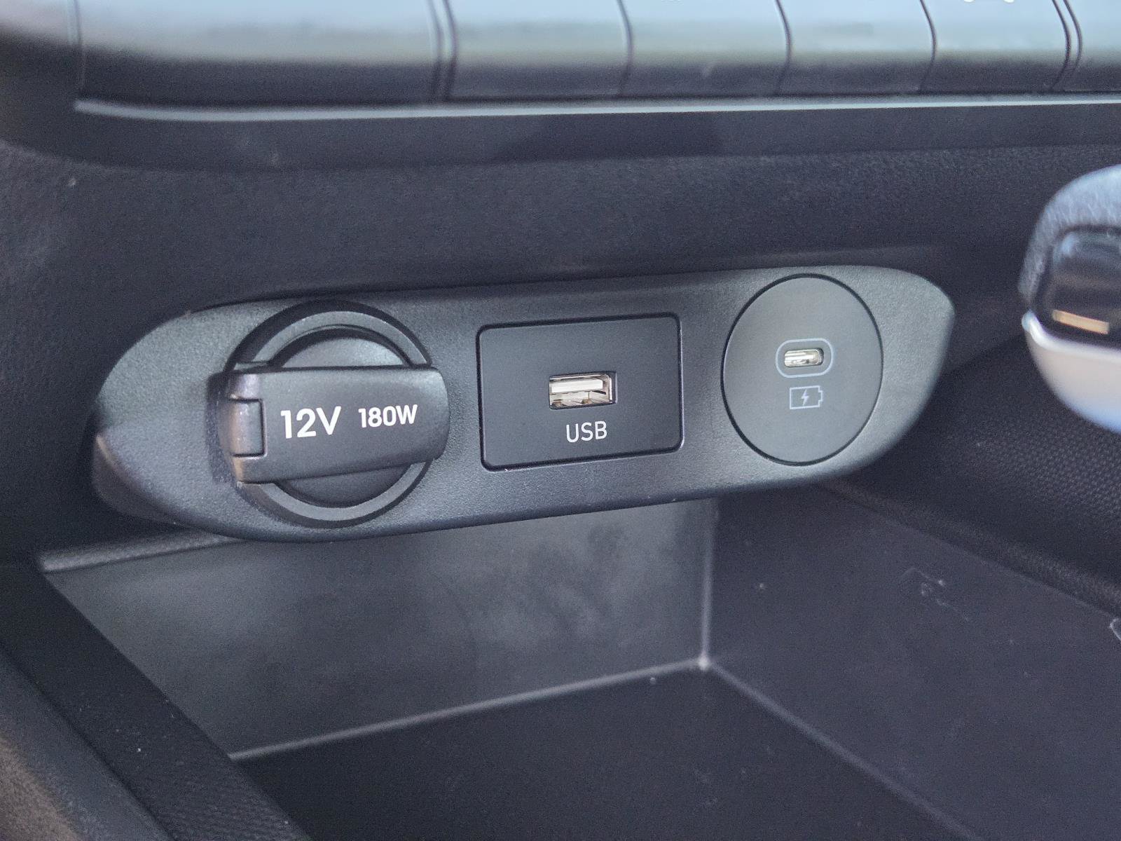 Used 2026 Hyundai Elantra Hybrid FWD image 13