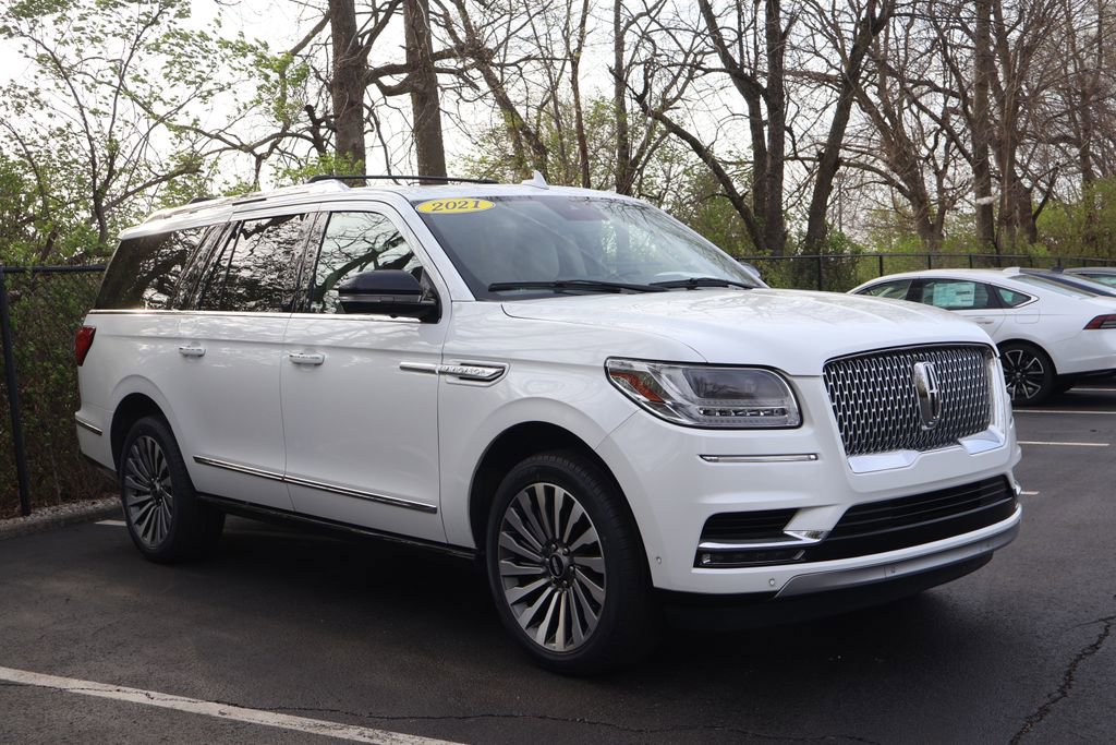 Used 2021 Lincoln Navigator L Reserve w/ Luxury Package image 12