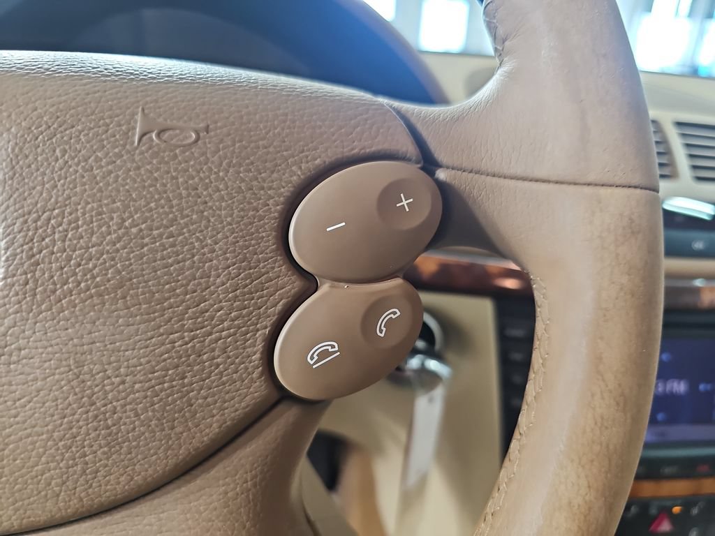 Used 2008 Mercedes-Benz E 350 4MATIC Sedan image 21