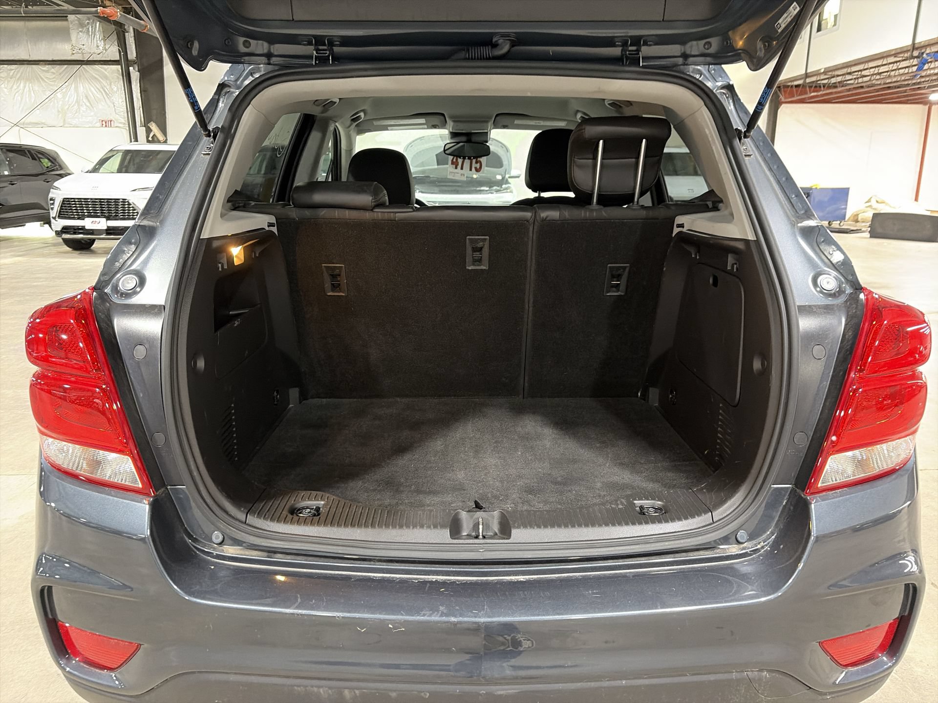 Used 2021 Chevrolet Trax LT AWD/4WD image 28