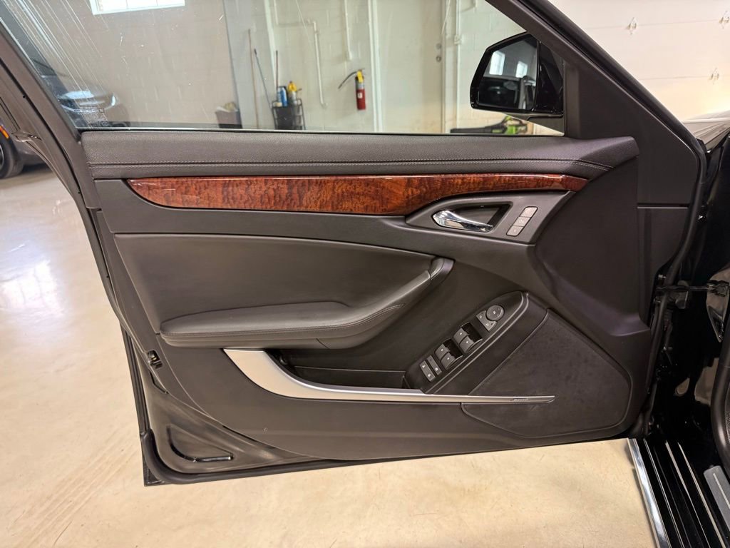 Used 2011 Cadillac CTS Premium RWD image 31