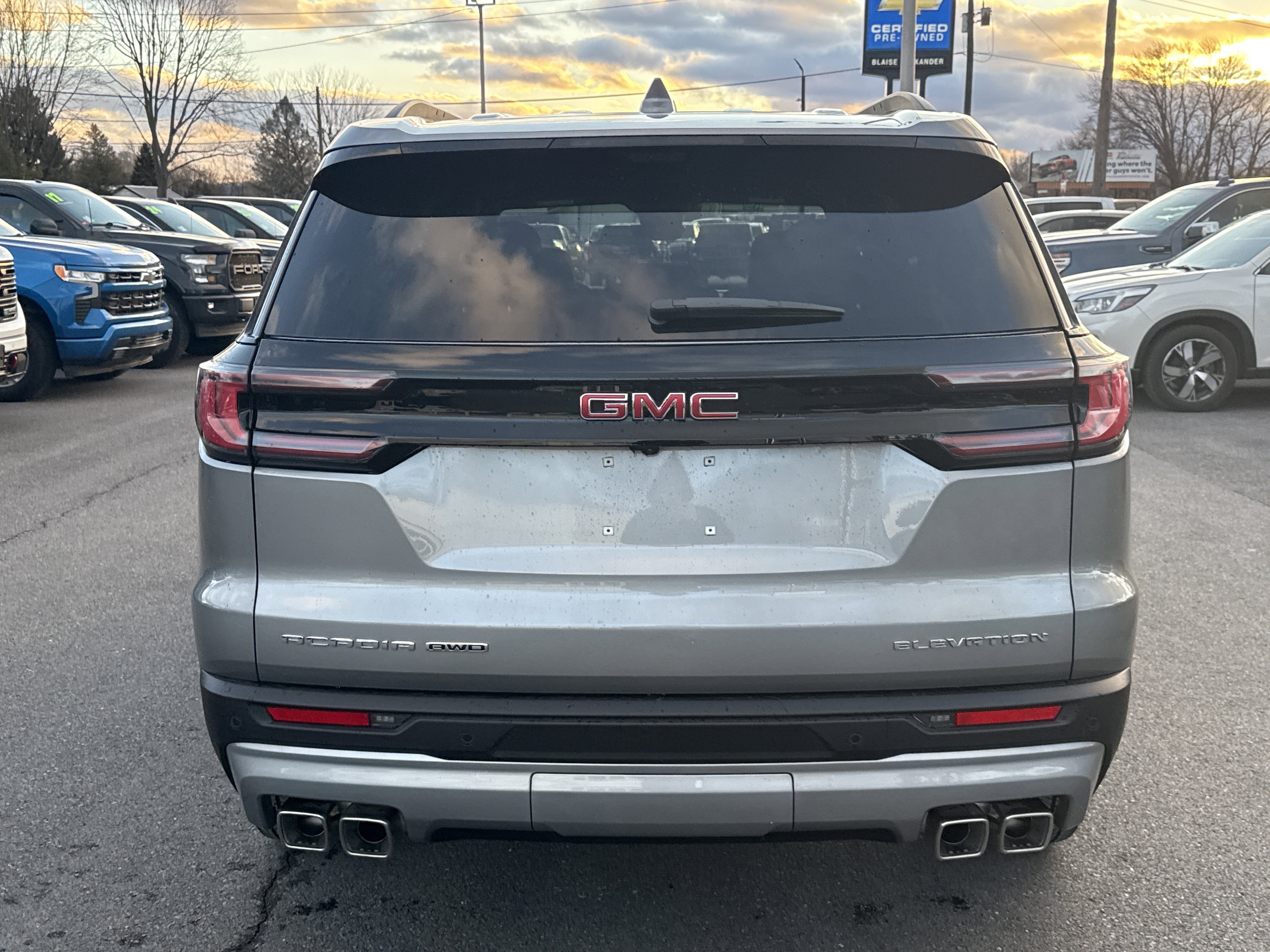 New 2026 GMC Acadia Elevation image 4