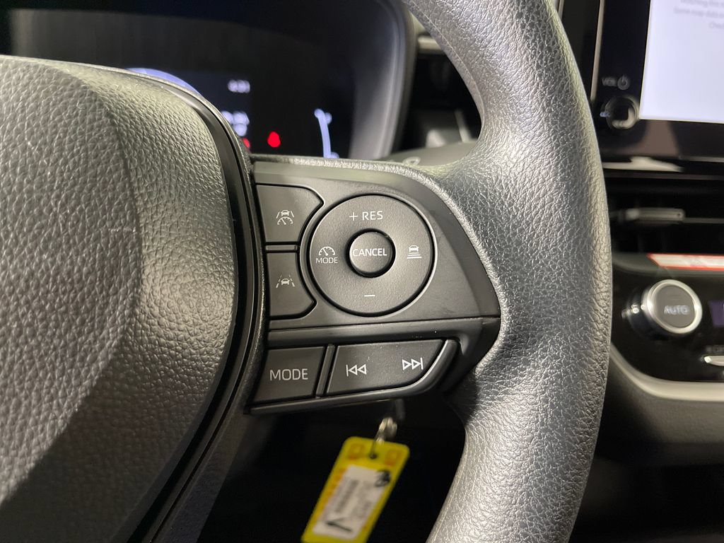 Used 2026 Toyota Corolla LE FWD image 27
