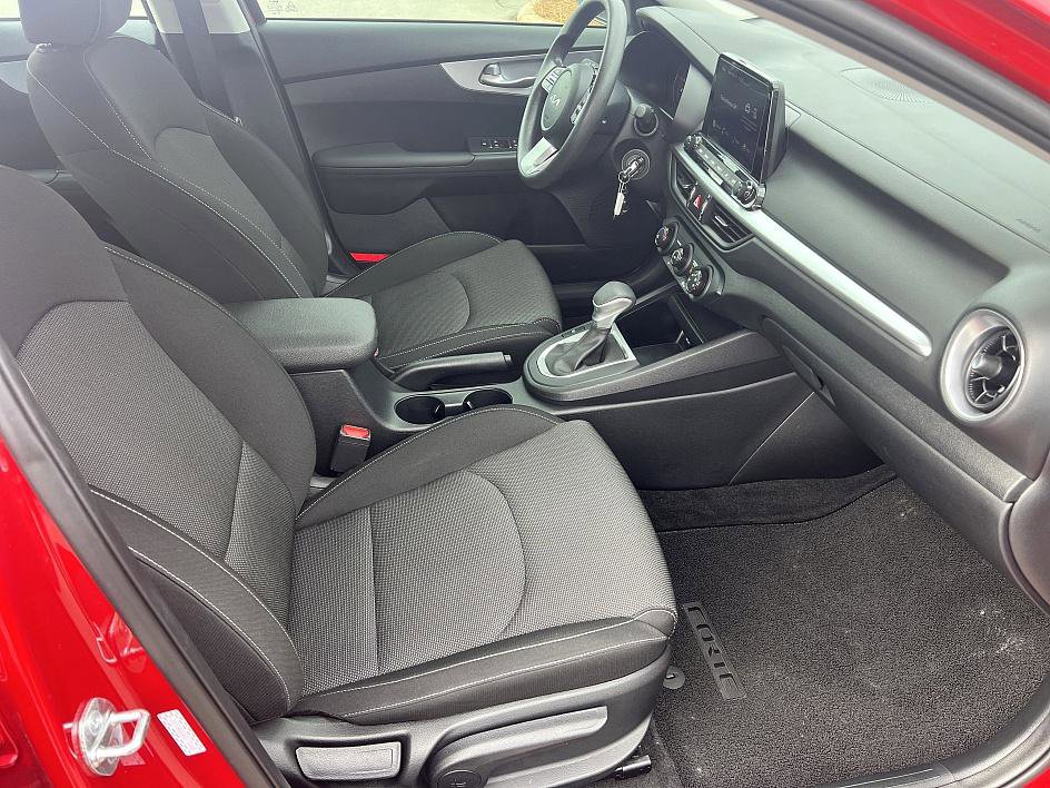 Used 2024 Kia Forte LXS w/ LXS Technology Package image 17