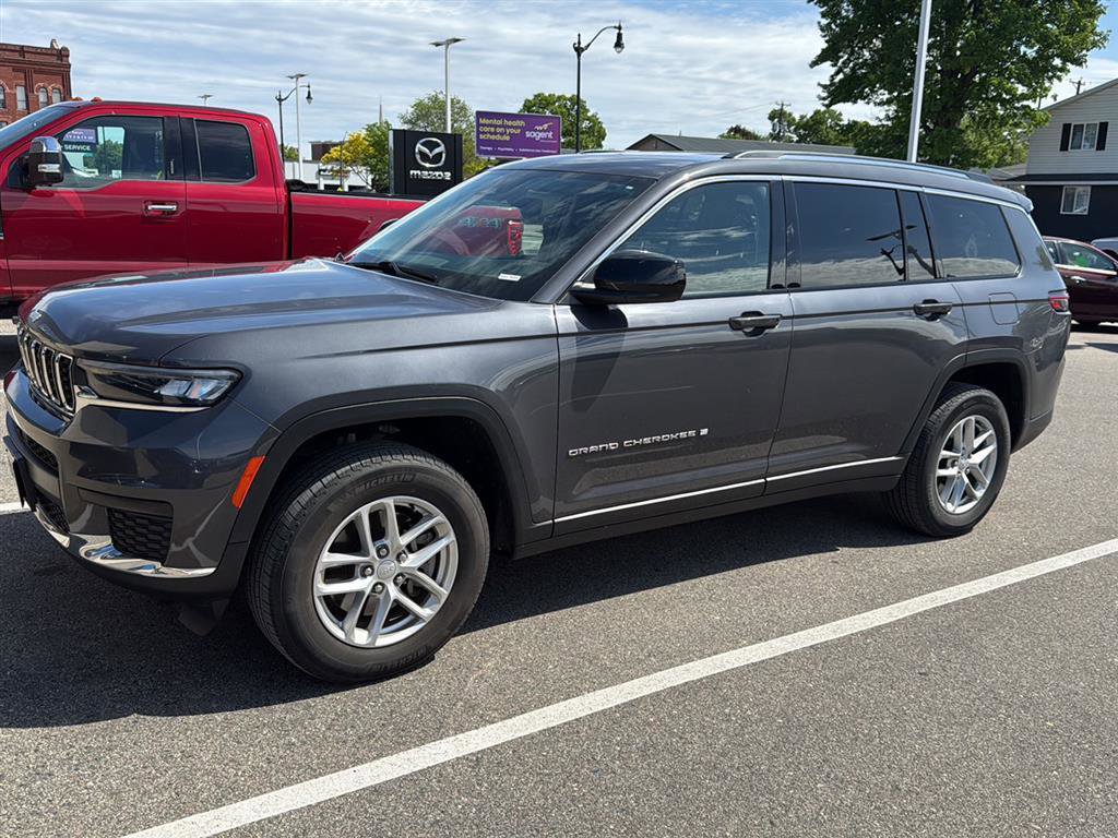 Used 2022 Jeep Grand Cherokee L Laredo w/ Luxury Tech Group I AWD/4WD image 20
