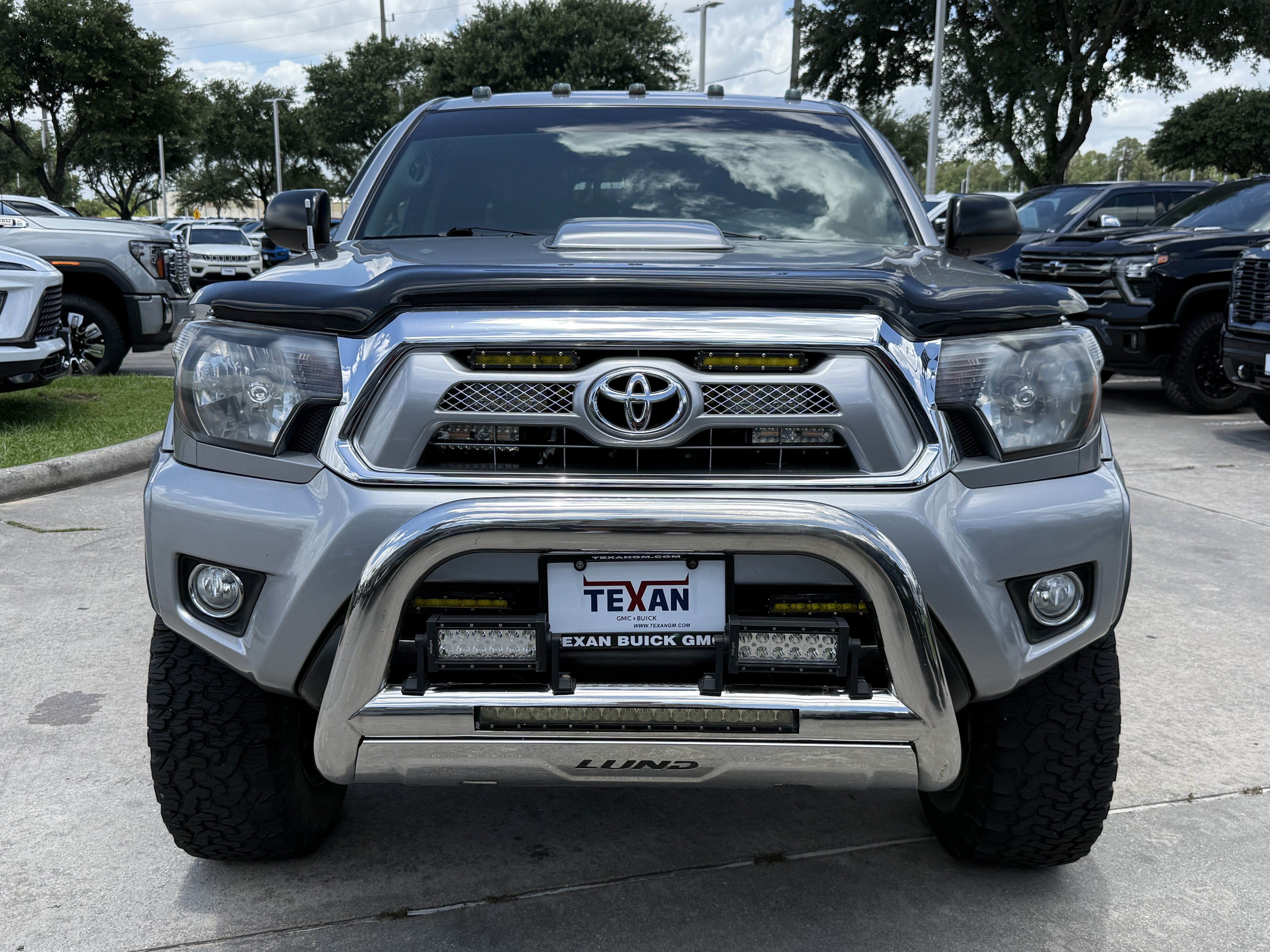 Used 2015 Toyota Tacoma 4x4 Double Cab w/ SR5 Package image 10