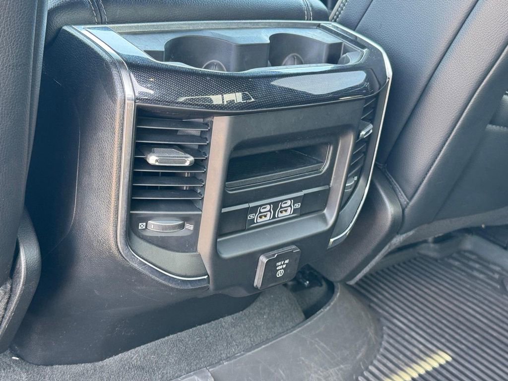 Used 2022 RAM 1500 Laramie AWD/4WD image 11