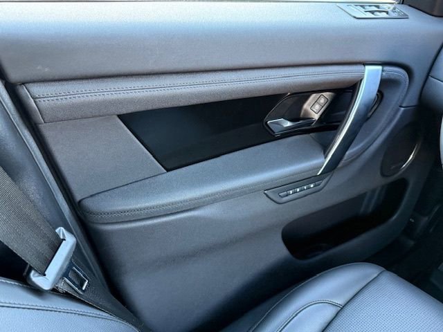 New 2025 Land Rover Discovery Sport S image 31