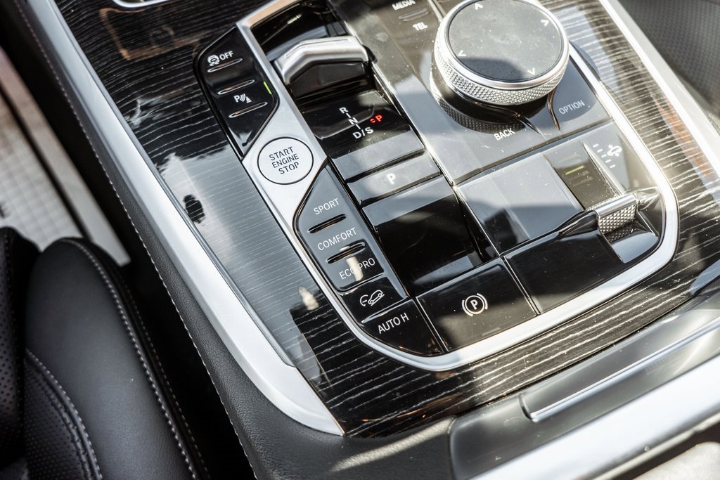 Used 2024 BMW X7 xDrive40i w/ M Sport Package image 19