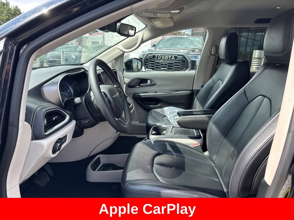 Used 2024 Chrysler Pacifica Limited FWD image 11