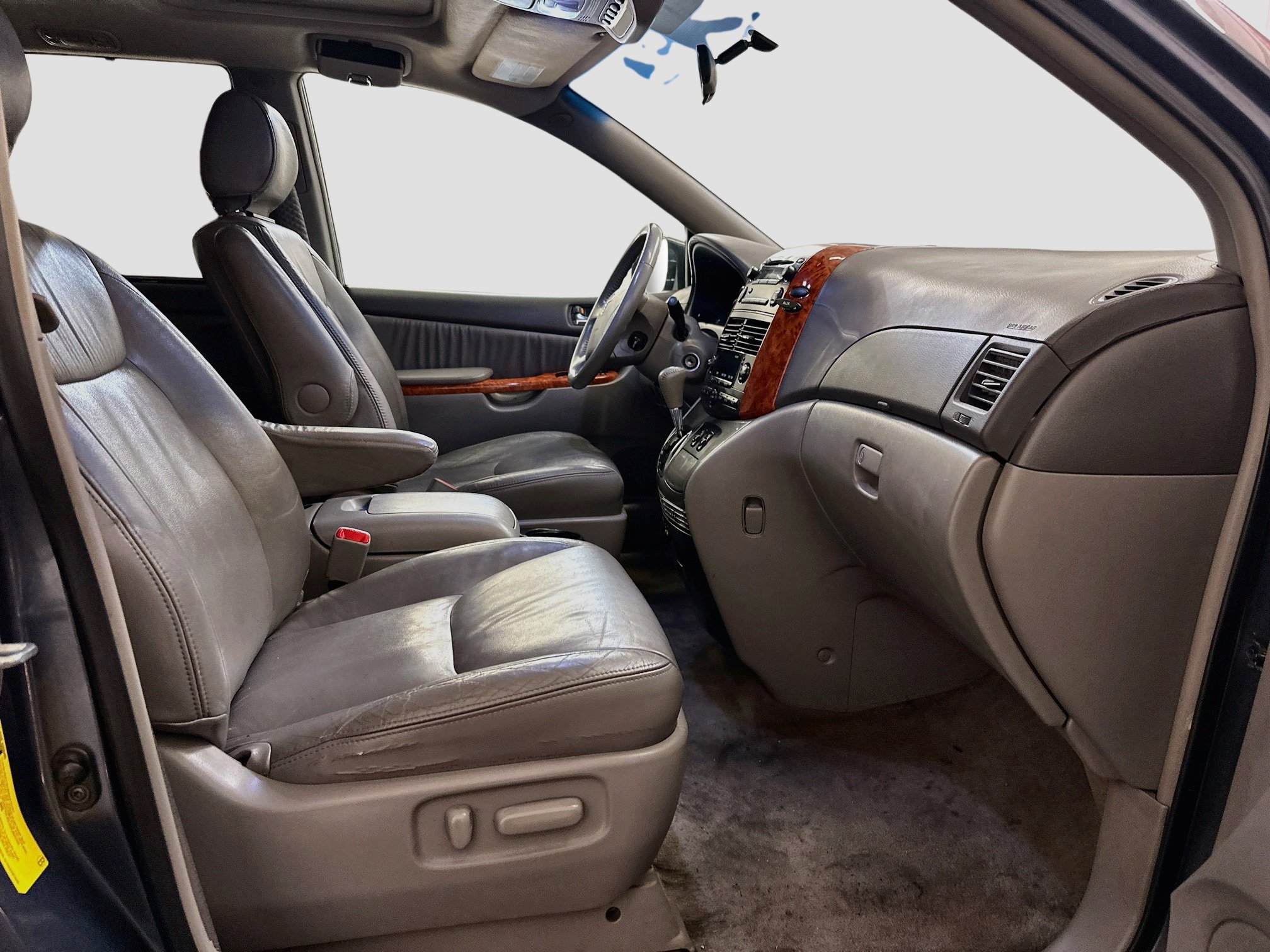 Used 2007 Toyota Sienna XLE FWD image 32