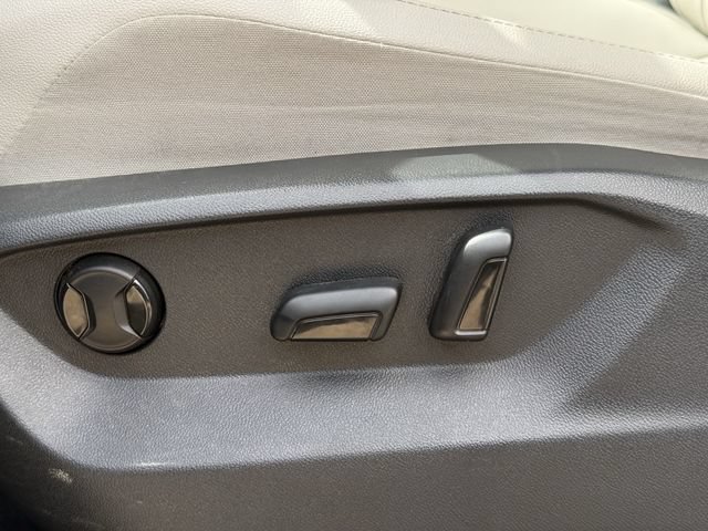Used 2020 Volkswagen Tiguan SE w/ Panoramic Sunroof Package FWD image 26