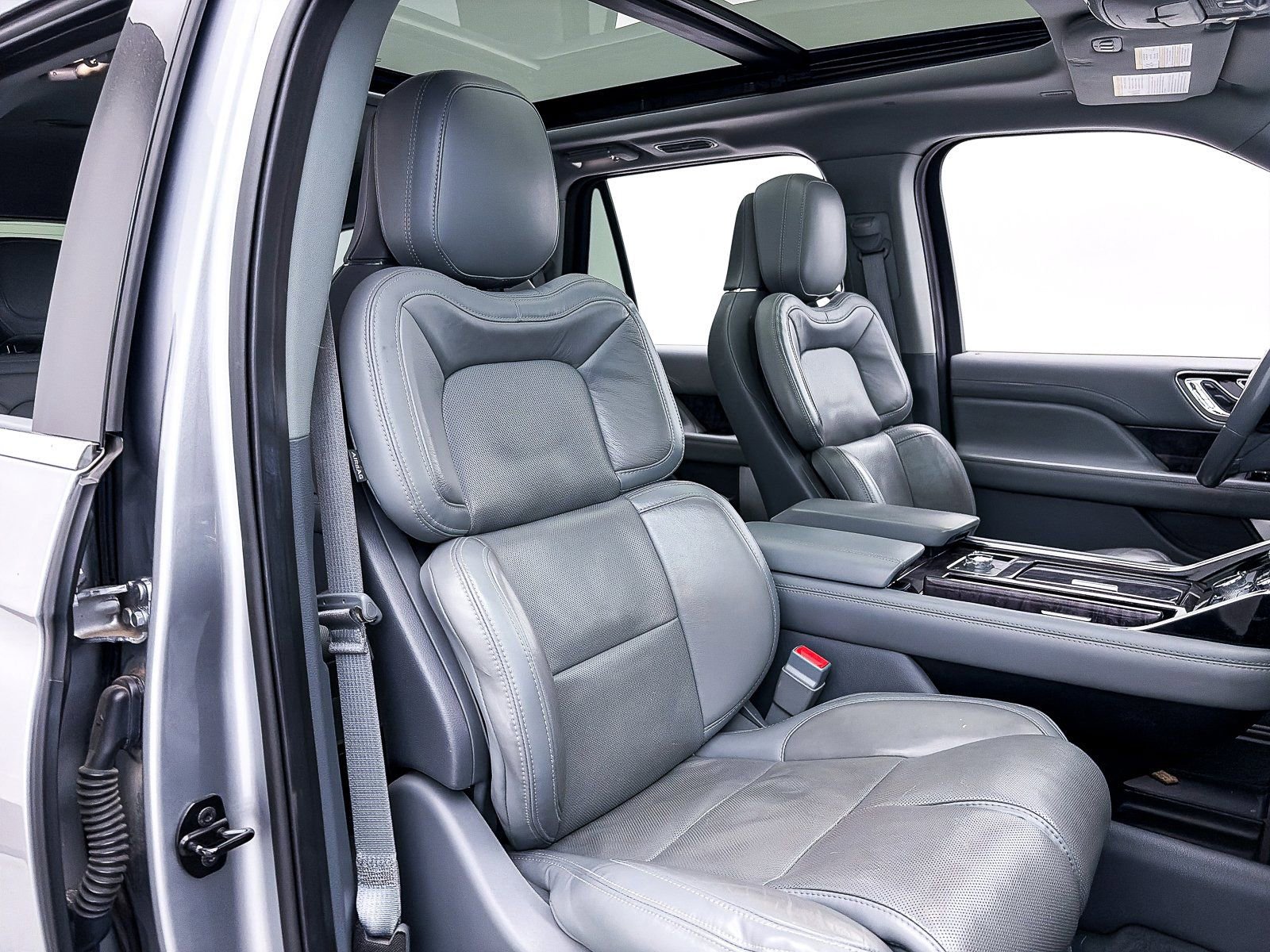 Used 2021 Lincoln Navigator Reserve w/ Luxury Package image 41