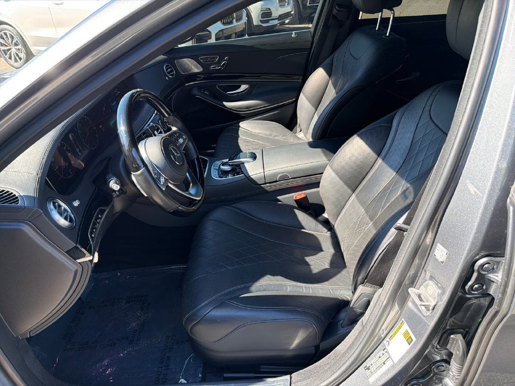 Used 2018 Mercedes-Benz S 560 Sedan w/ AMG Line Exterior image 9