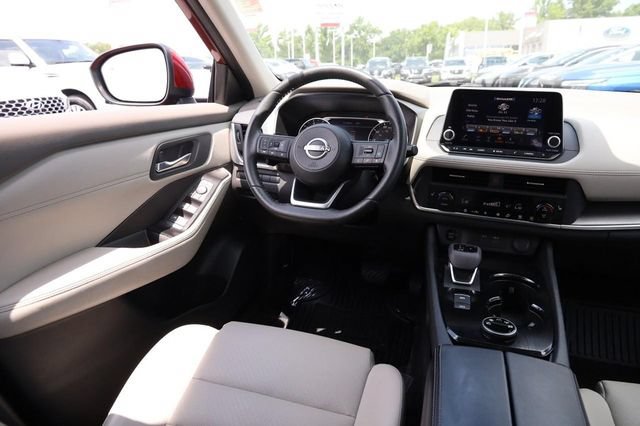 Certified 2024 Nissan Rogue SV w/ SV Premium Package AWD/4WD image 24