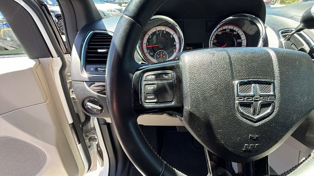 Used 2017 Dodge Grand Caravan SXT FWD image 26