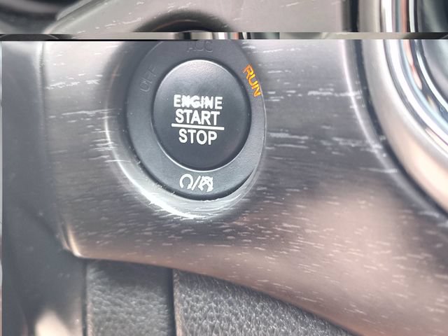 Used 2018 Jeep Grand Cherokee Laredo RWD image 32