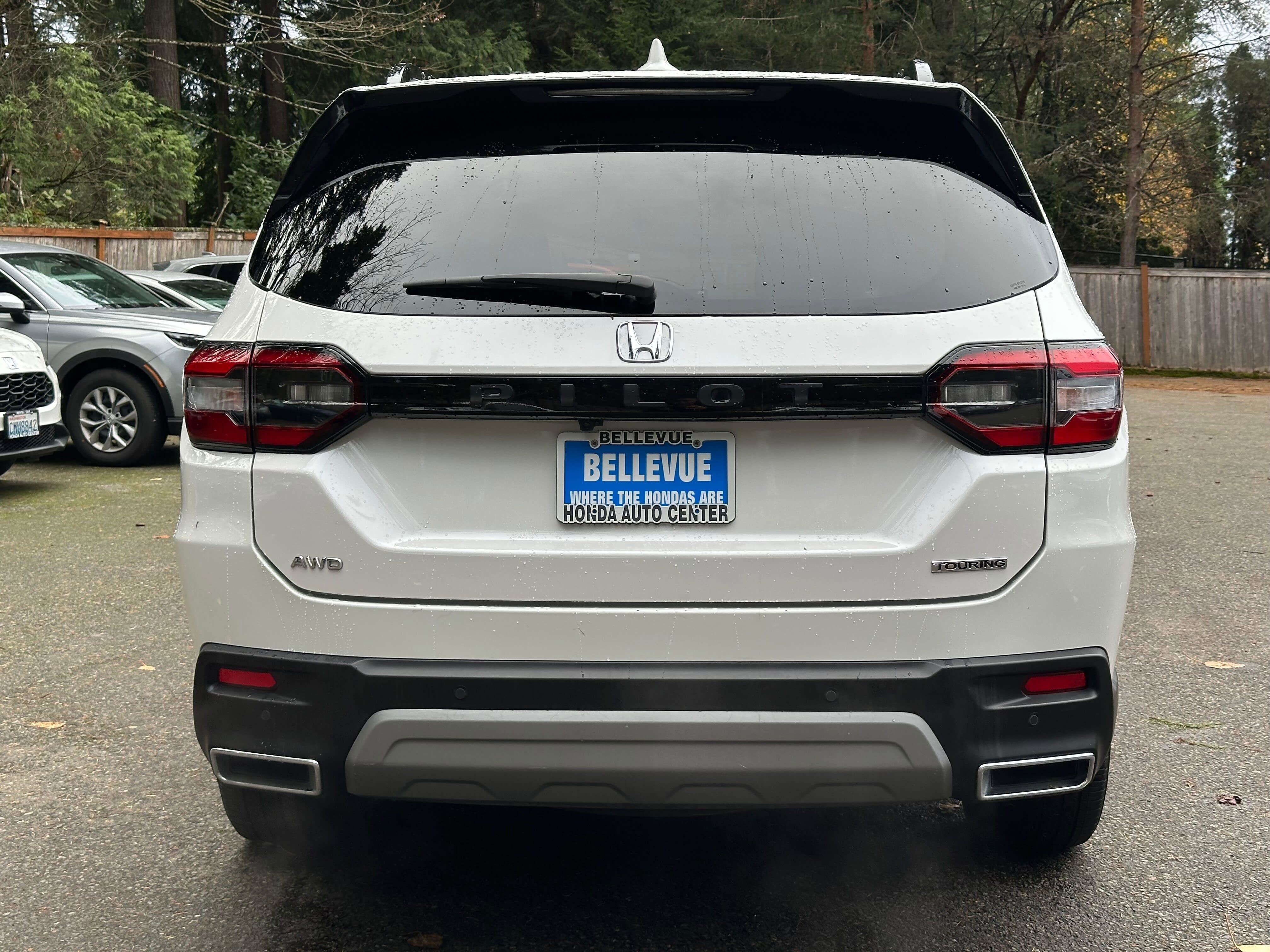 Used 2023 Honda Pilot Touring image 6