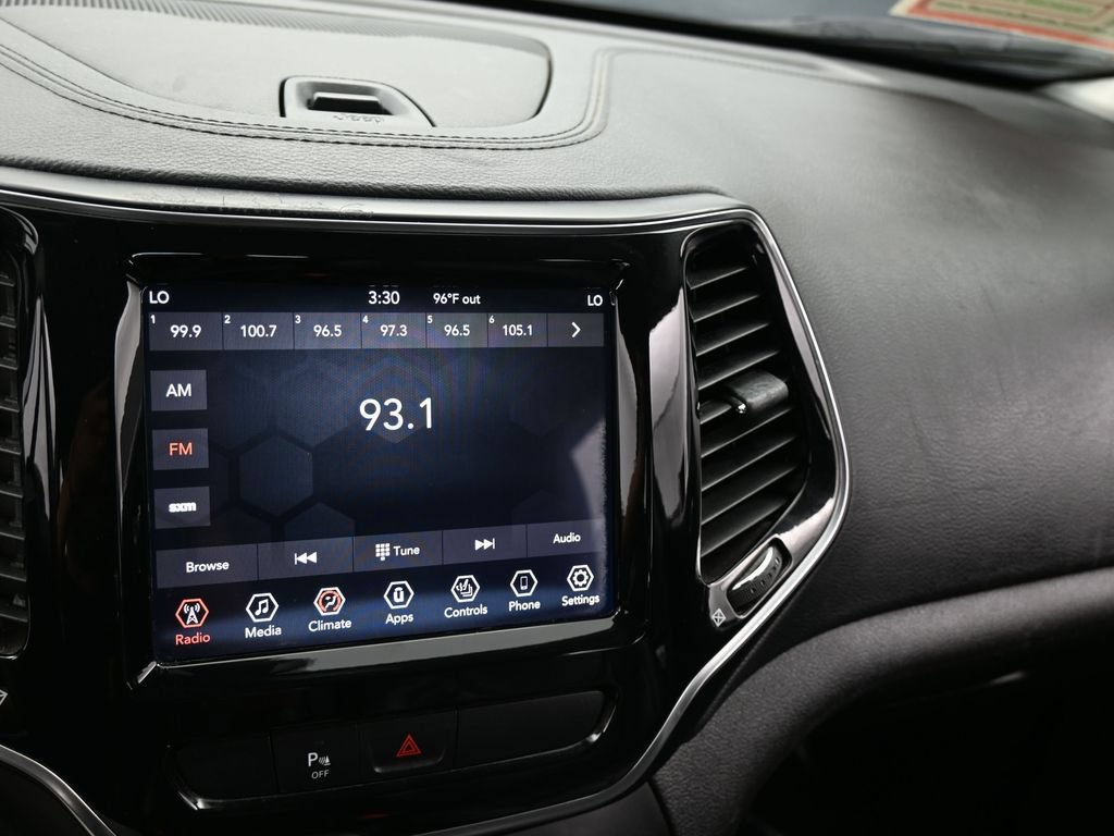 Used 2019 Jeep Cherokee Limited FWD image 20