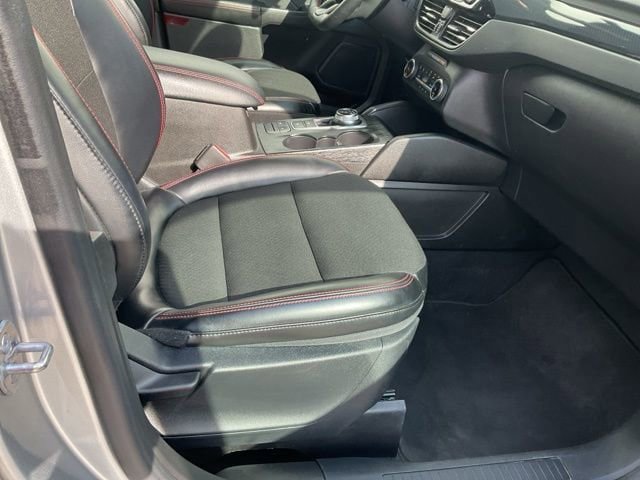 Used 2024 Ford Escape ST-Line w/ Cold Weather Package FWD image 17