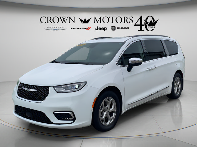 Used 2023 Chrysler Pacifica Limited w/ Trailer Tow Group
