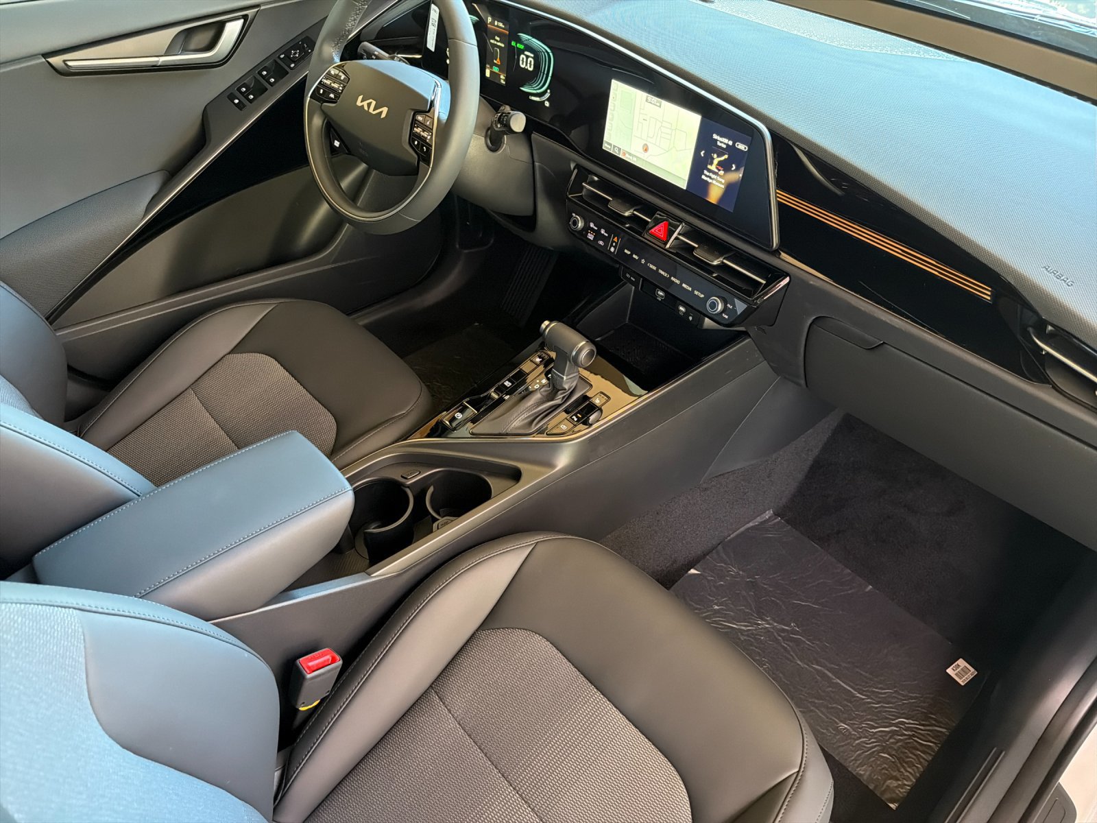 New 2026 Kia Niro EX FWD image 16