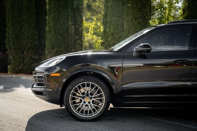 Used 2023 Porsche Cayenne Platinum Edition AWD/4WD image 10