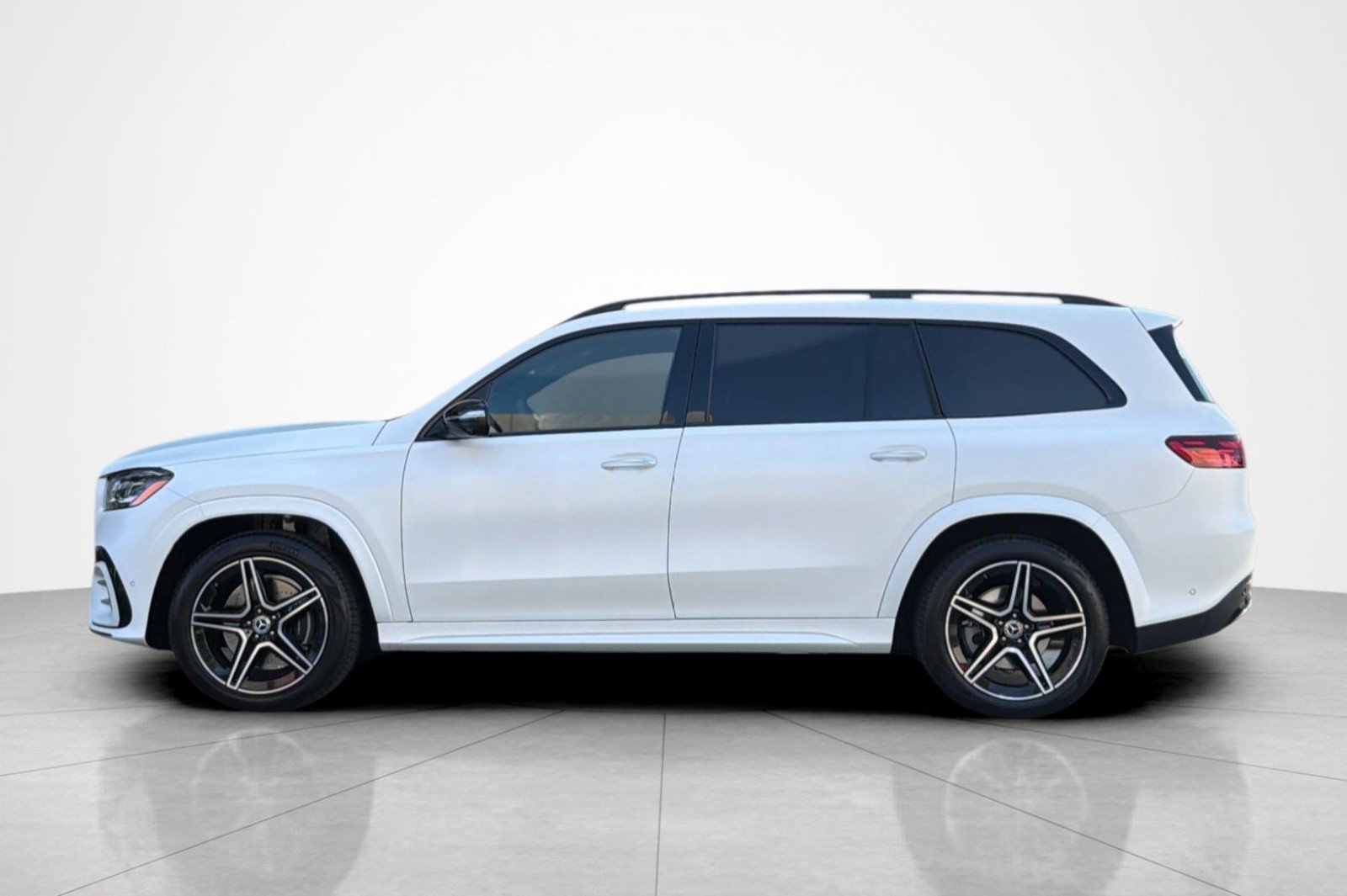 New 2026 Mercedes-Benz GLS 450 4MATIC image 2