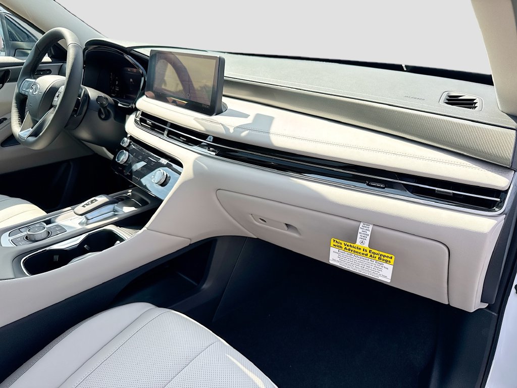 Used 2027 INFINITI QX60 Pure w/ Cargo Package FWD image 32