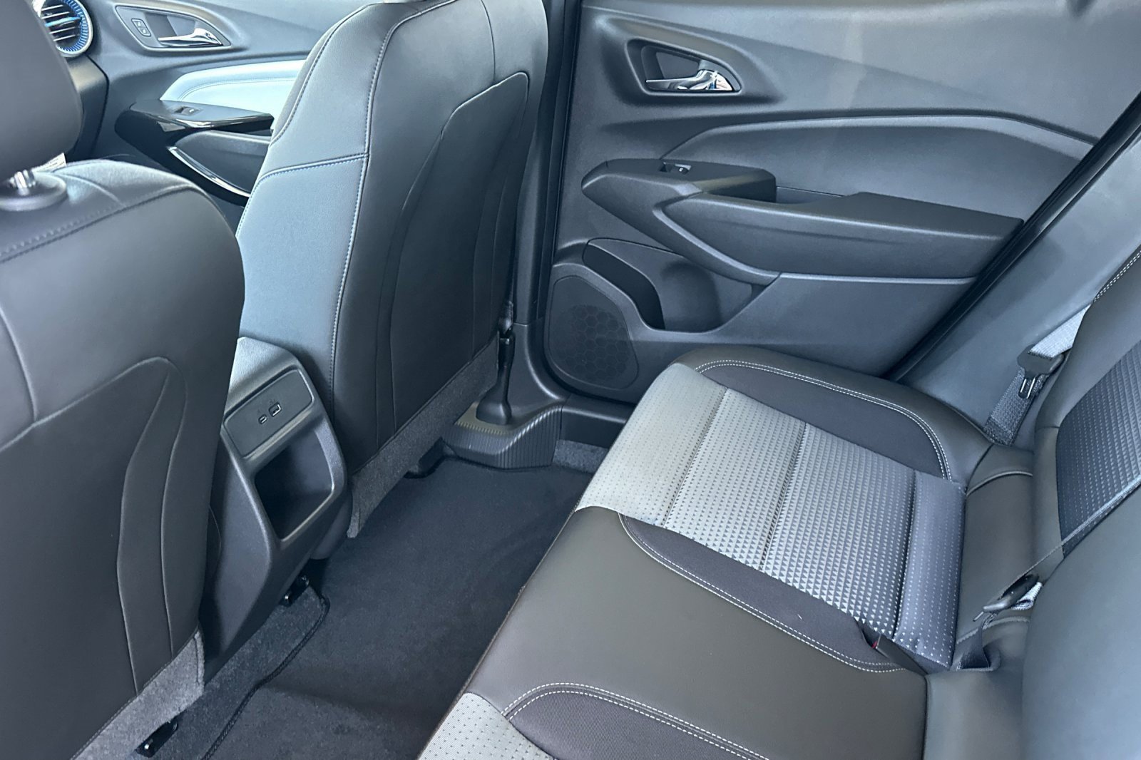 New 2025 Chevrolet Trax LT w/ Driver Confidence Package image 12