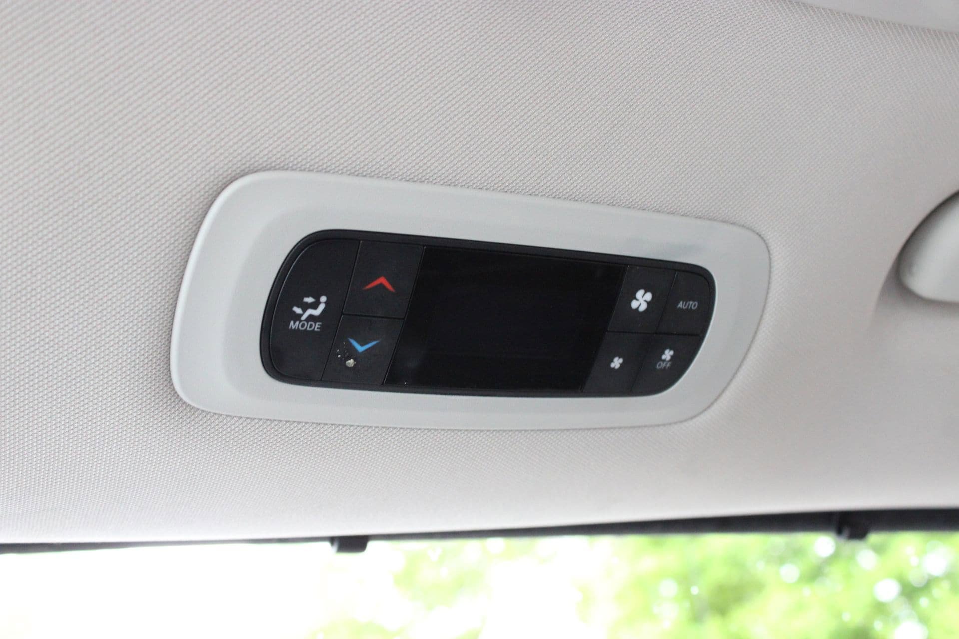 Used 2024 Chrysler Pacifica Touring-L FWD image 21