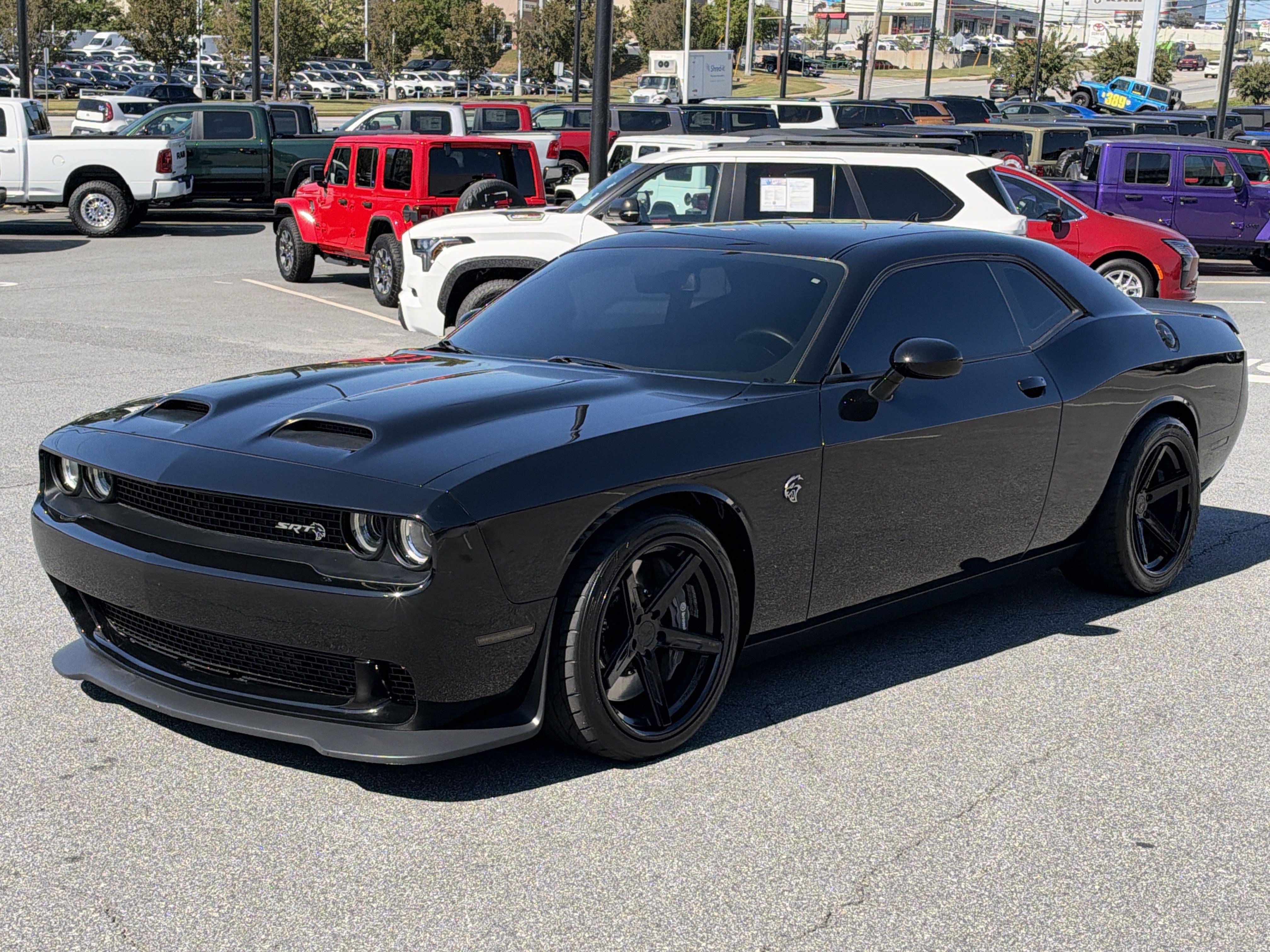 Used 2020 Dodge Challenger SRT Hellcat w/ Plus Package RWD image 3