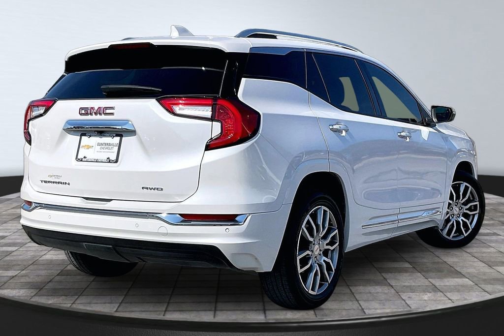 Used 2023 GMC Terrain Denali w/ Denali Premium Package image 2
