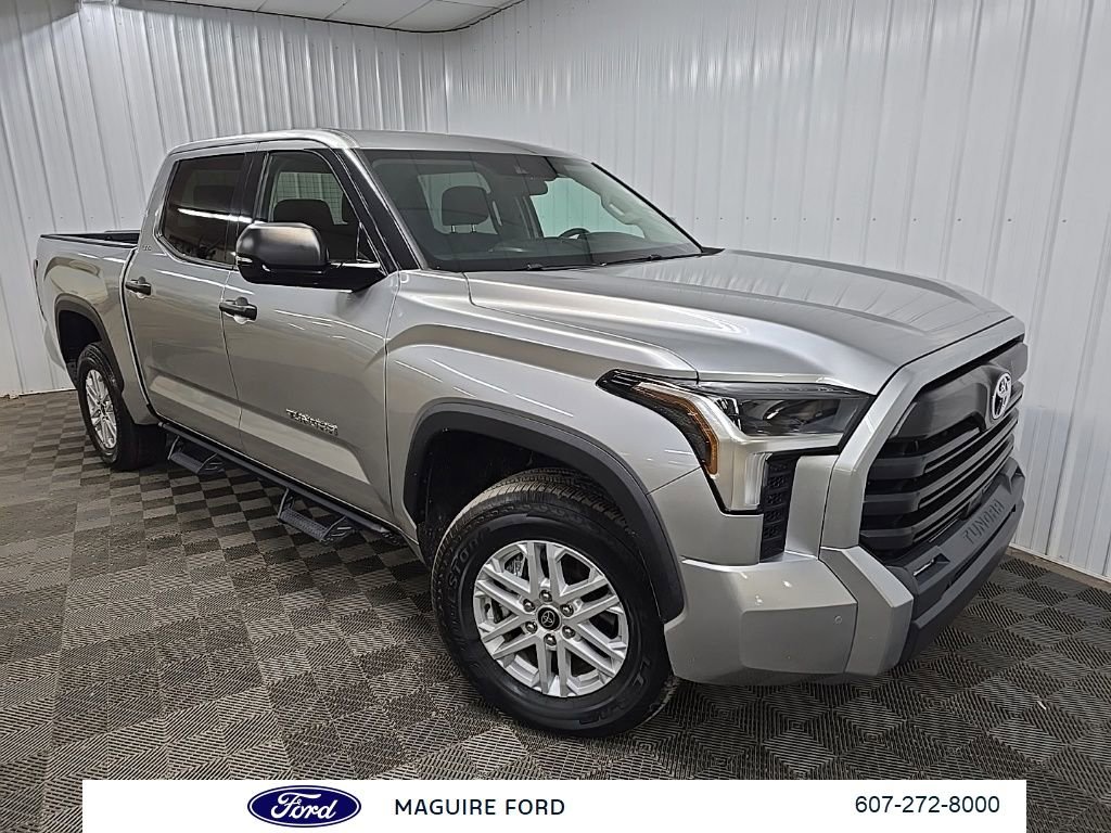 Used 2023 Toyota Tundra SR5 w/ SR5 Convenience Package AWD/4WD image 9