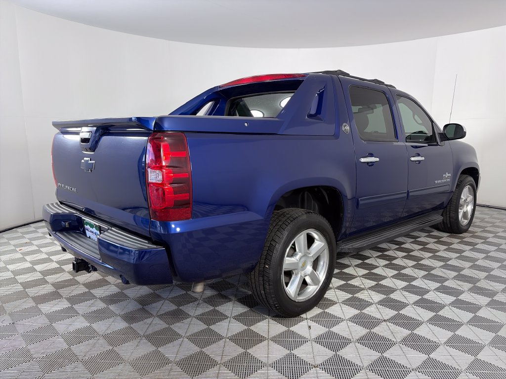 Used 2013 Chevrolet Avalanche LT w/ Texas Edition RWD image 7
