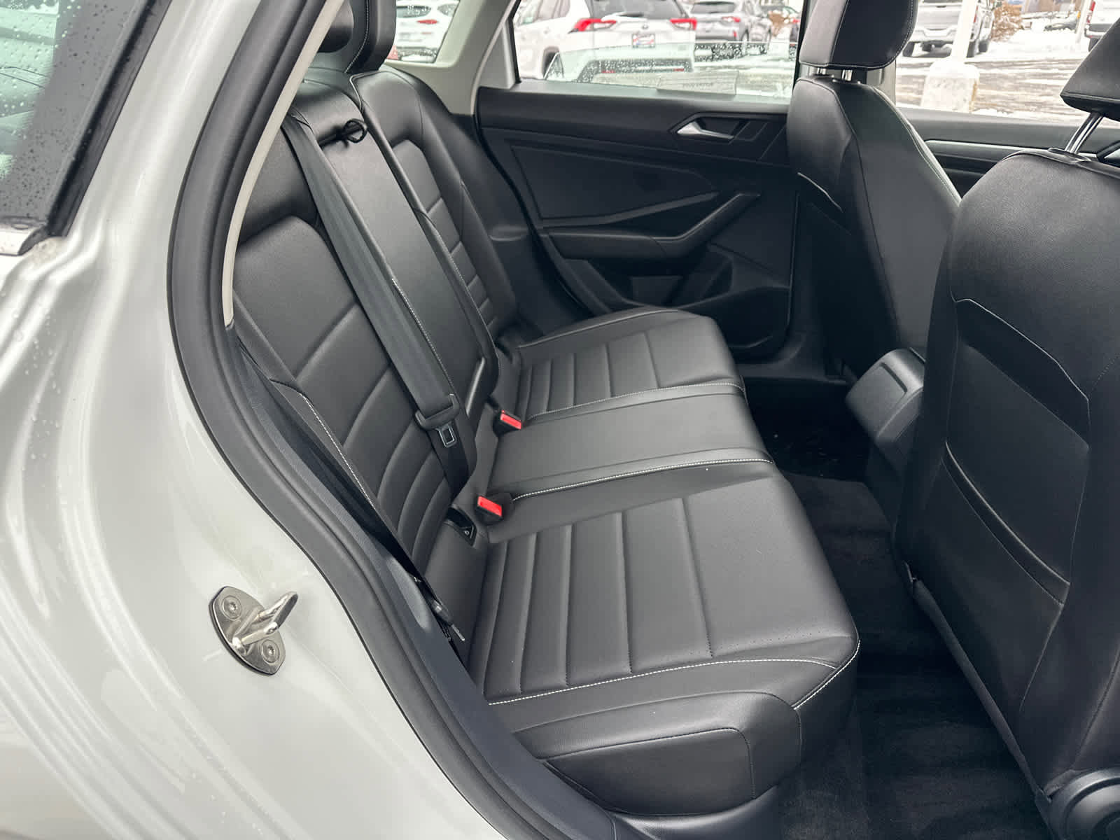 Used 2024 Volkswagen Jetta SE w/ Panoramic Sunroof Package image 32