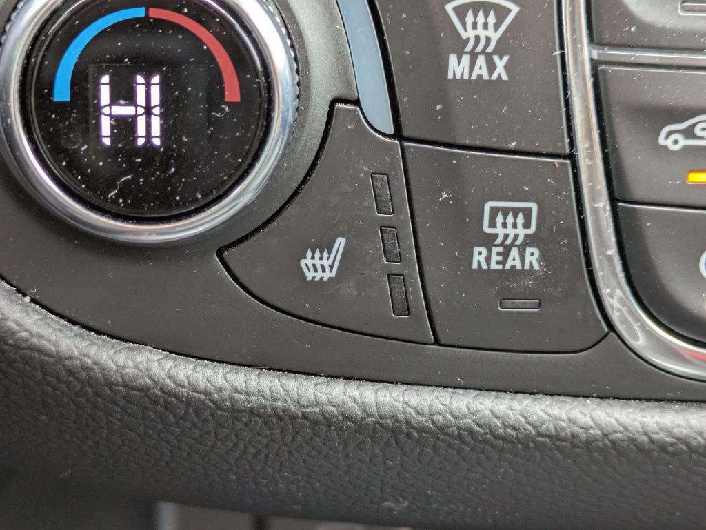 Used 2023 Chevrolet Equinox LT image 24