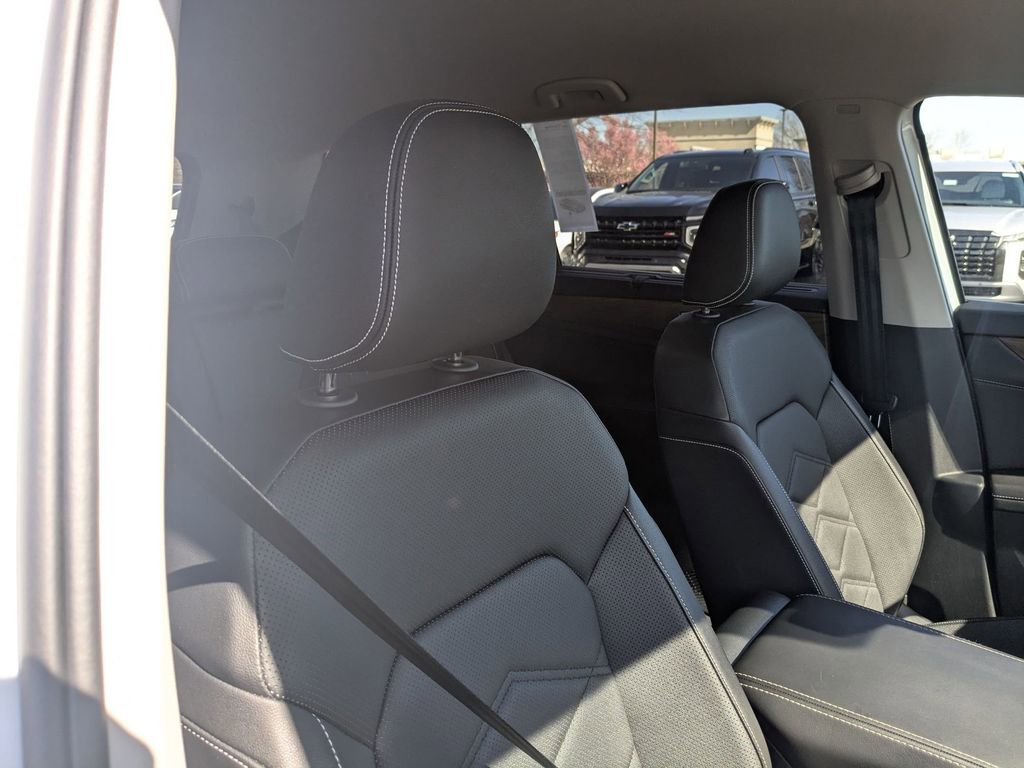 Used 2025 Volkswagen Atlas SE image 30